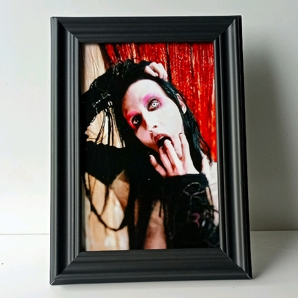 Marilyn Manson Edgy Metal Gothic Rock Alternative Dark Morbid Music 90s Home Dec - Picture 6 of 8